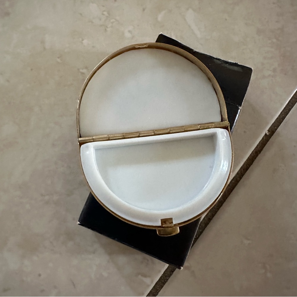 Only a few left of the Vintage pill box - Picture 6 of 13